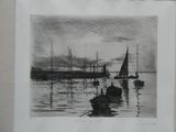 un dessin en noir et blanc représentant des bateaux sur l'eau