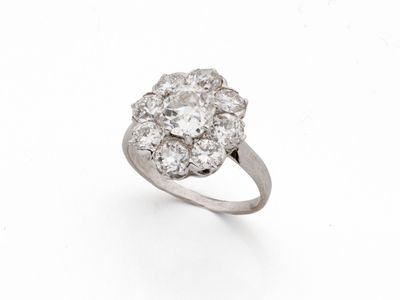 une bague à grappes de diamants, par van cleef