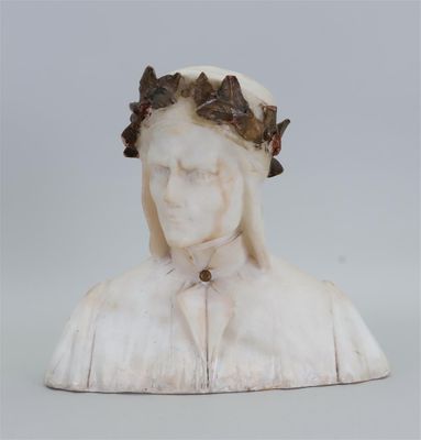 buste en marbre représentant une femme coiffée d'une couronne de feuilles