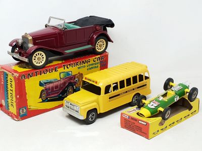 3 jouets des années 1960-1970 :