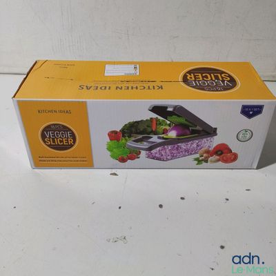 a box with a bunch of vegetables inside of it