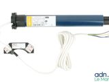 une image représentant une pompe à eau bleue à laquelle est attaché un cordon