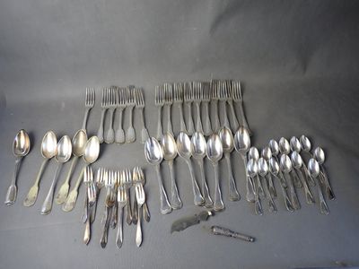 Lot de couverts en métal argenté, dépareillés, poids total env. 2,5 kl - Photo 1