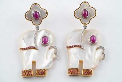 ANDREA GHELLI (XX-XXIe). Paire de clips d'oreilles en or bla…