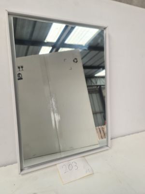 Miroir mural avec éclairage LED intégré et alimentation