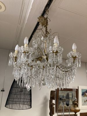 Grand lustre circulaire en bronze à huit bras de lumière orn… - Photo 1