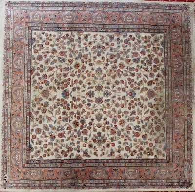 tapis persan ancien à motif floral sur fond rouge
