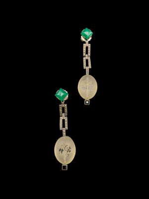 paire de boucles d'oreilles en émeraude et diamant