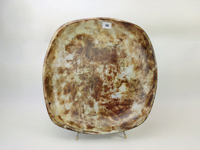 Alexandre KOSTANDA (1921-2007) Assiette carrée en grès émail…