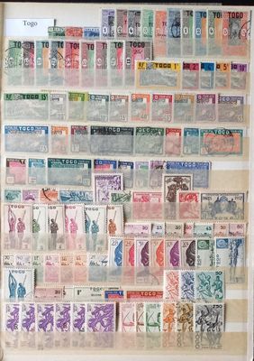 Colonies. TOGO. + de 150 timbres tous différents.