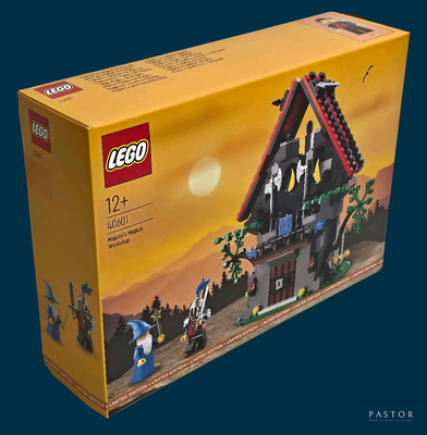 une boîte contenant une maison en Lego
