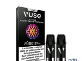 deux cigarettes électroniques noires posées l'une à côté de l'autre sur un fond blanc