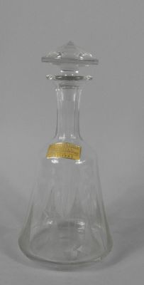 Une carafe à vin en cristal. Hauteur 26cm.