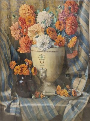 tableau représentant un vase de fleurs posé sur une table recouverte d'une nappe à carreaux bleus et blancs