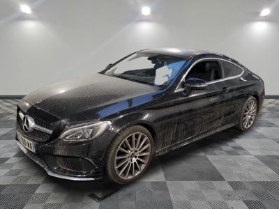 Mercedes Classe S berline avec une peinture noire au niveau du plancher