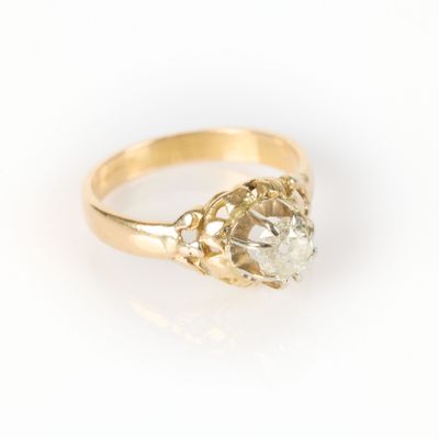 Bague en or (750‰) avec un diamant taille ancienne serti gri…