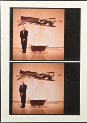 trois photos d'un homme en costume debout dans une baignoire