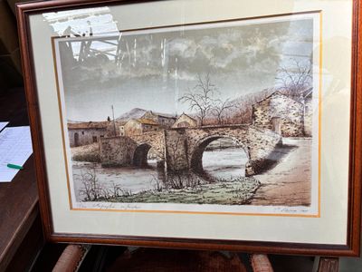 une photo d'une photo d'un pont dans un cadre