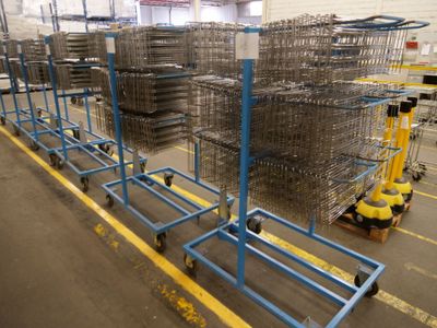 6 Chariots A Grilles 2 ET 3 Niveaux Avec Grilles Avec Accroc…