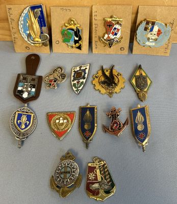 lot de 16 médailles militaires infanterie