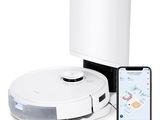le robot est connecté à un smartphone équipé d'une télécommande