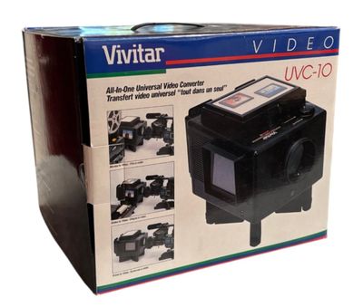 une image représentant une boîte contenant une caméra vidéo