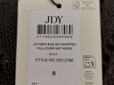 a label on the tag of a sweater that says jdy