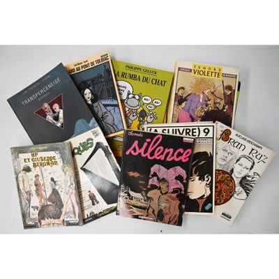 un grand nombre de livres posés sur une table