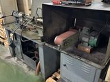 une machine qui se trouve à l'intérieur d'un bâtiment