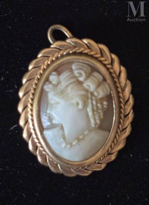 an image of a picture of a woman in a gold frame