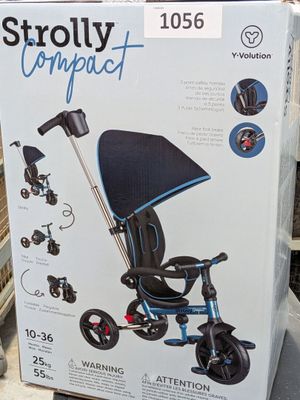 une boîte sur laquelle figure l'image d'une poussette