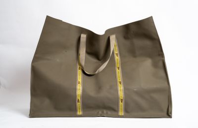 LOUIS VUITTON Cabas America's cup en toile enduite grise, do…