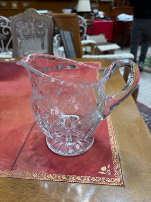 Pichet en verre taillé à décor de fleurs et pointes de diamant - Photo 1