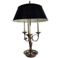 Lampe bouillotte à trois lumières en bronze argenté, bras en…
