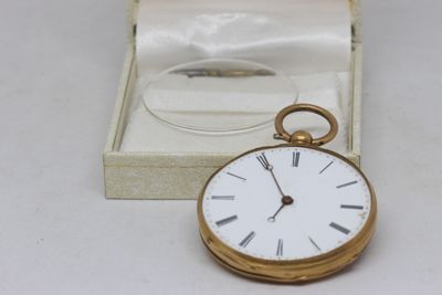 Montre à clé boitier or 18k (poinçon tête de cheval) ,double…