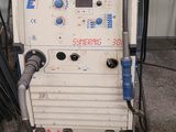 une machine qui traîne dans le garage