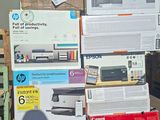 une multitude d'appareils électroniques empilés les uns sur les autres