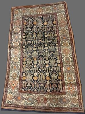 tapis persan antique à motif floral sur fond noir