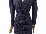 le dos d'une robe sur un mannequin mannequin mannequin mannequin mannequin mannequin mannequin mannequin mann
