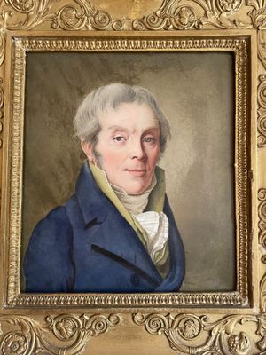portrait d'un homme en manteau bleu, dans un cadre doré