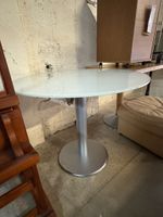 Table circulaire plateau verre securit sur piétement chromé (photo 2)