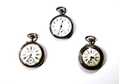 MONTRE DE POCHE en ARGENT, poinçon 800 millièmes, chiffres a…