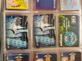 de nombreux types de cartes de crédit dans une boîte en plastique