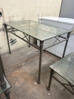 Une table rectangulaire à plateaux en verre transparent, rep… (photo 5)
