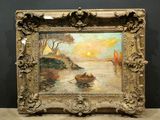 une image représentant un tableau où l'on voit un bateau sur un plan d'eau, avec un coucher de soleil en arrière-plan