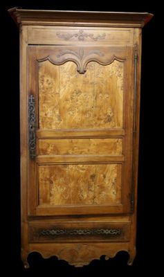 Bonneitière en bois de ronce et bois fruitier mouluré.