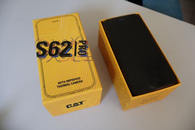 Téléphone portable CAT S62 PRO (avec caméra thermique intégré). V...