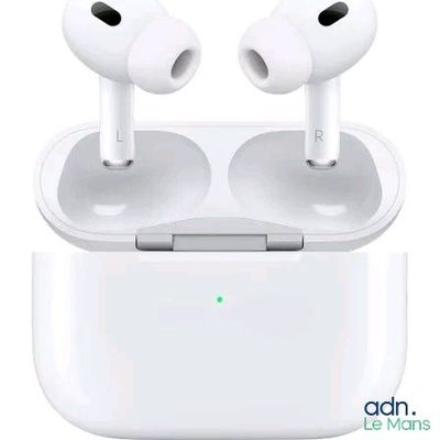 AirPods d'Apple avec étui de recharge sans fil et socle de recharge