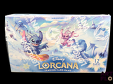 une photo d'une boîte du jeu de cartes à collectionner « Lorcana » de Disney