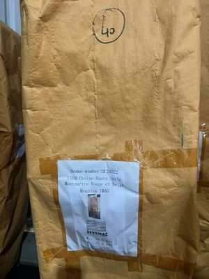 un sac en papier brun sur lequel est représenté un homme